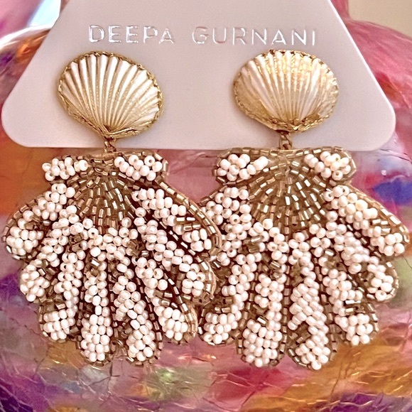 Deepa Gurnani Jewelry - 🌺🎉HP🎉🌺 NWT Deepa Gurnani Luxe Beaded Seashell Chandeliers